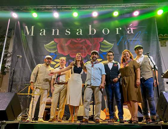 Mansaborá Folk en Santiago de Alcántara